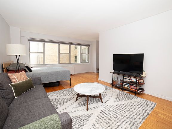 5th image of 69 5th Ave APT 5A