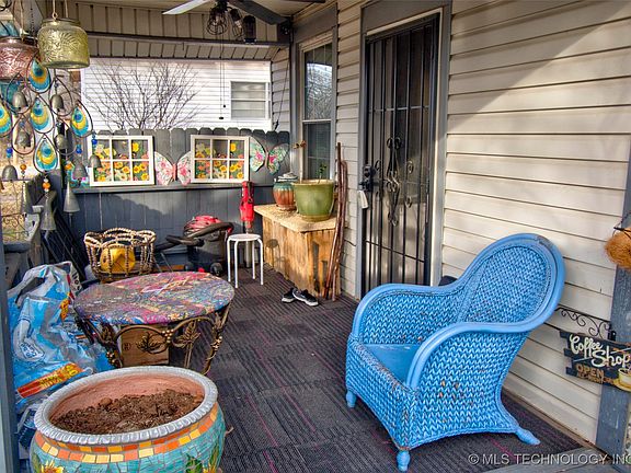 2nd image of 976 W Summit St