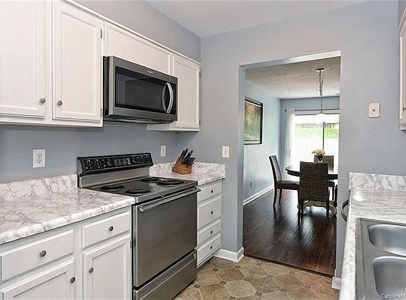 5th image of 912 Sardis Cove Dr