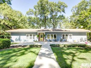 9 W Hazel Dell, Springfield, IL 62703