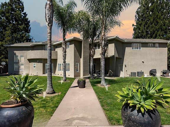 4th image of 1004 Country Club Dr