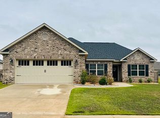 100 Otters Ridge Dr, Kathleen, GA 31047