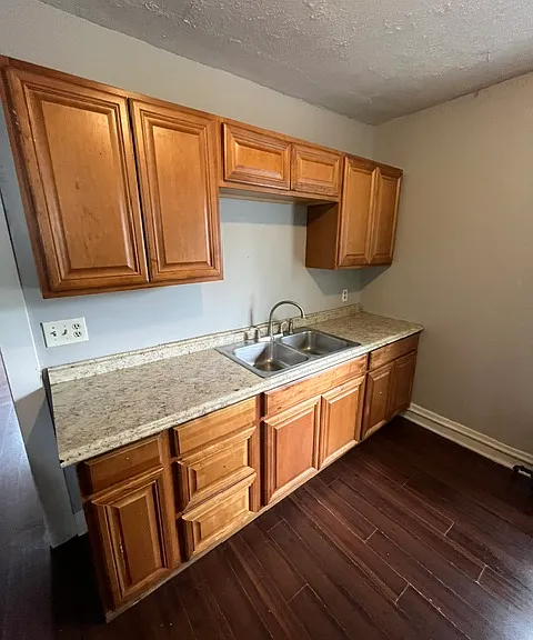 1560 E Main St #2 — Photo 4