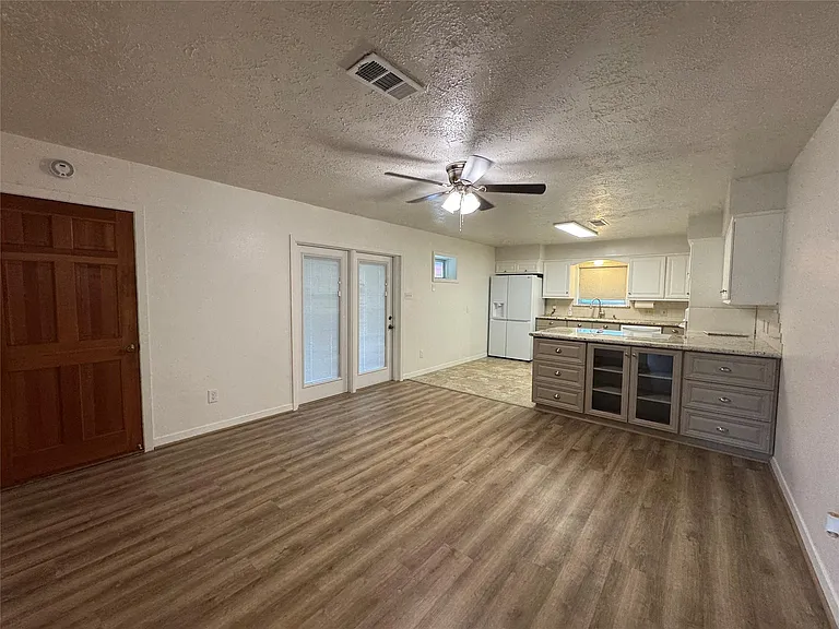 2611 Prairie Ave — Photo 7