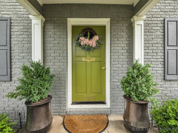 2135 E 25th Pl, Tulsa, OK 74114