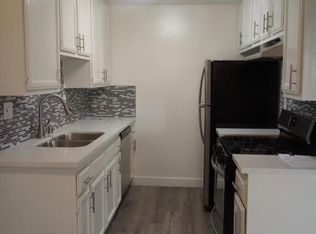 11844 Hamlin St, North Hollywood, CA 91606