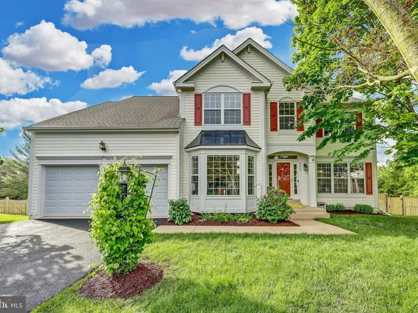 8587 Welsh Pony Ct, Gainesville, VA 20155