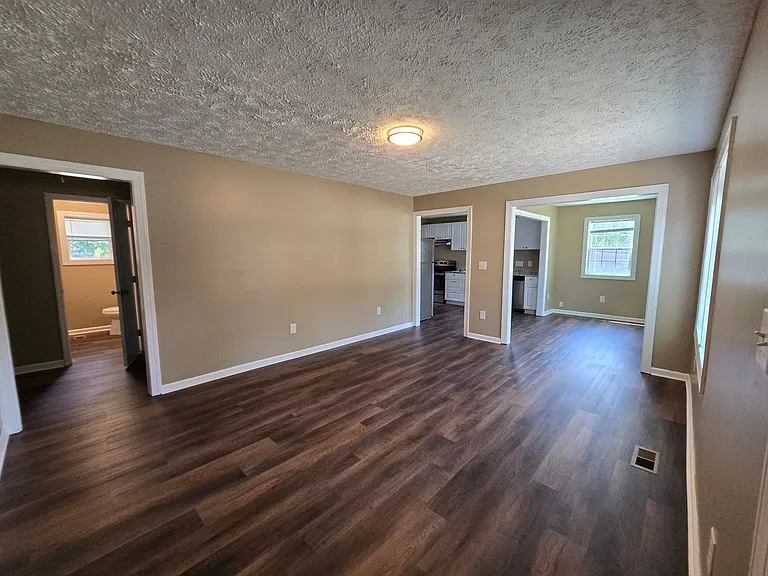 707 Miller Ave — Photo 2