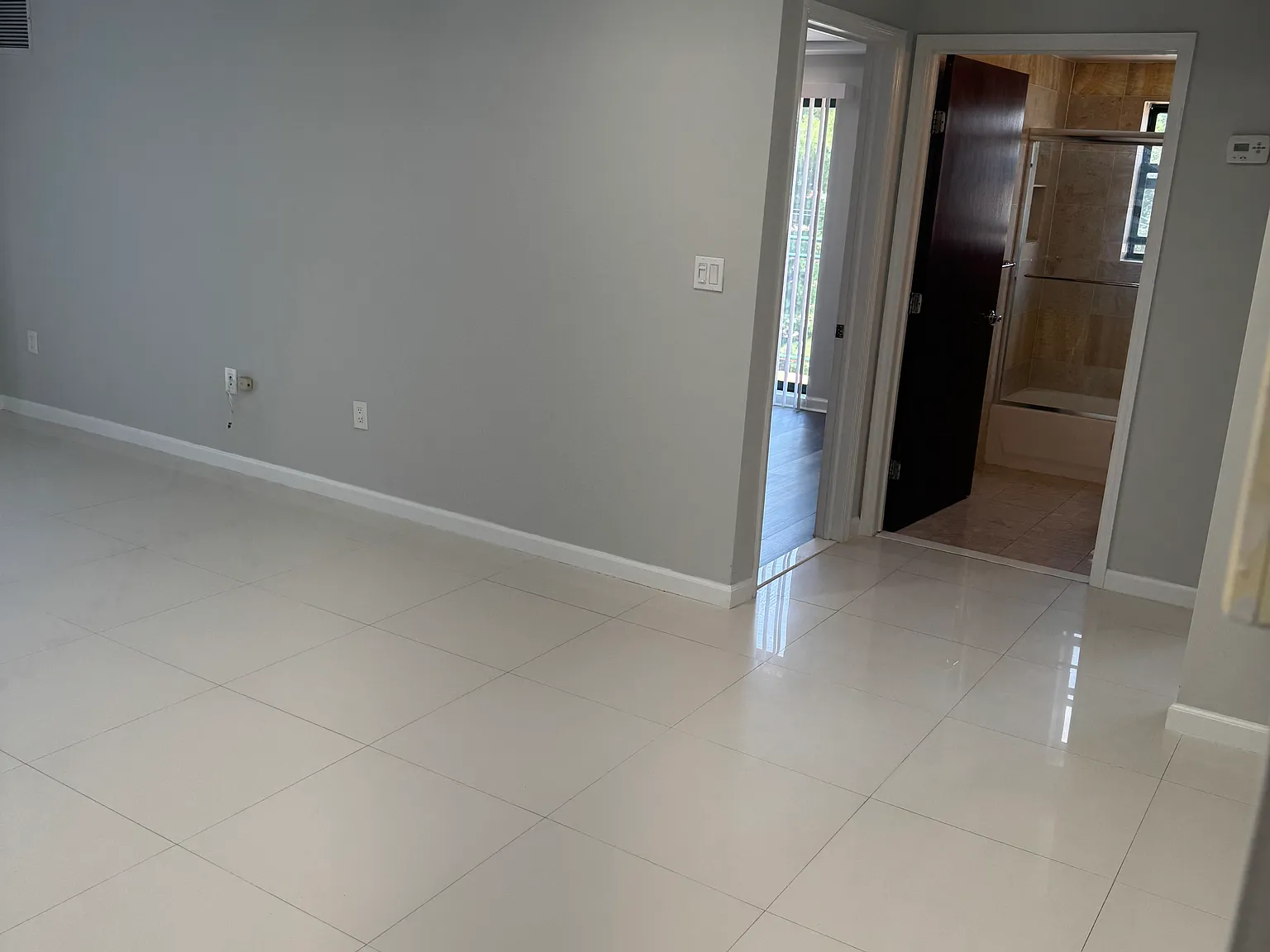 2 bed, 950 sqft, $4,750 — Photo 1