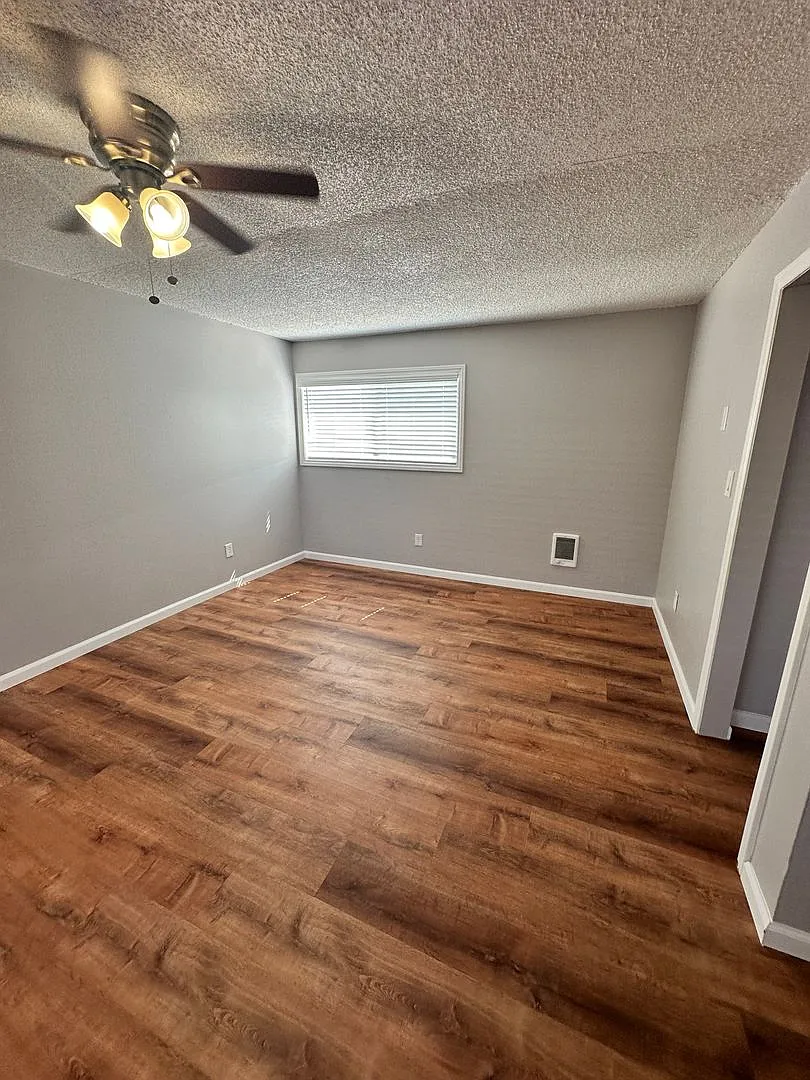 Vermonter Apartments — Photo 2