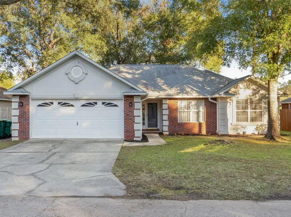 4589 Top Flight Dr, Crestview, FL 32539