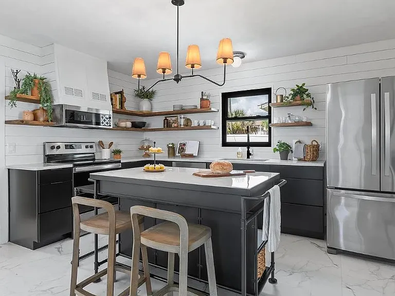 1604 S Oceanshore Blvd — Photo 14