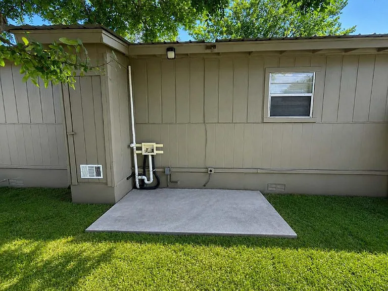 610 Gunter St — Photo 15