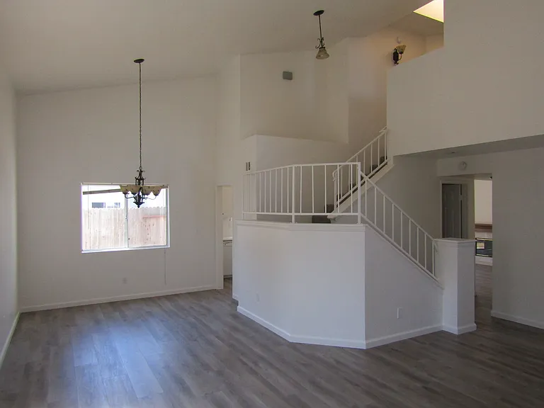 1333 Sherry Pl — Photo 9