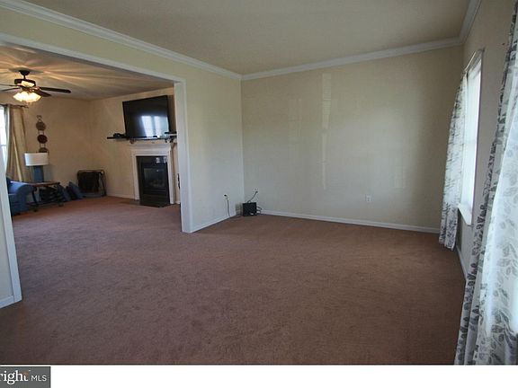 2nd image of 908 W Mill Creek Way