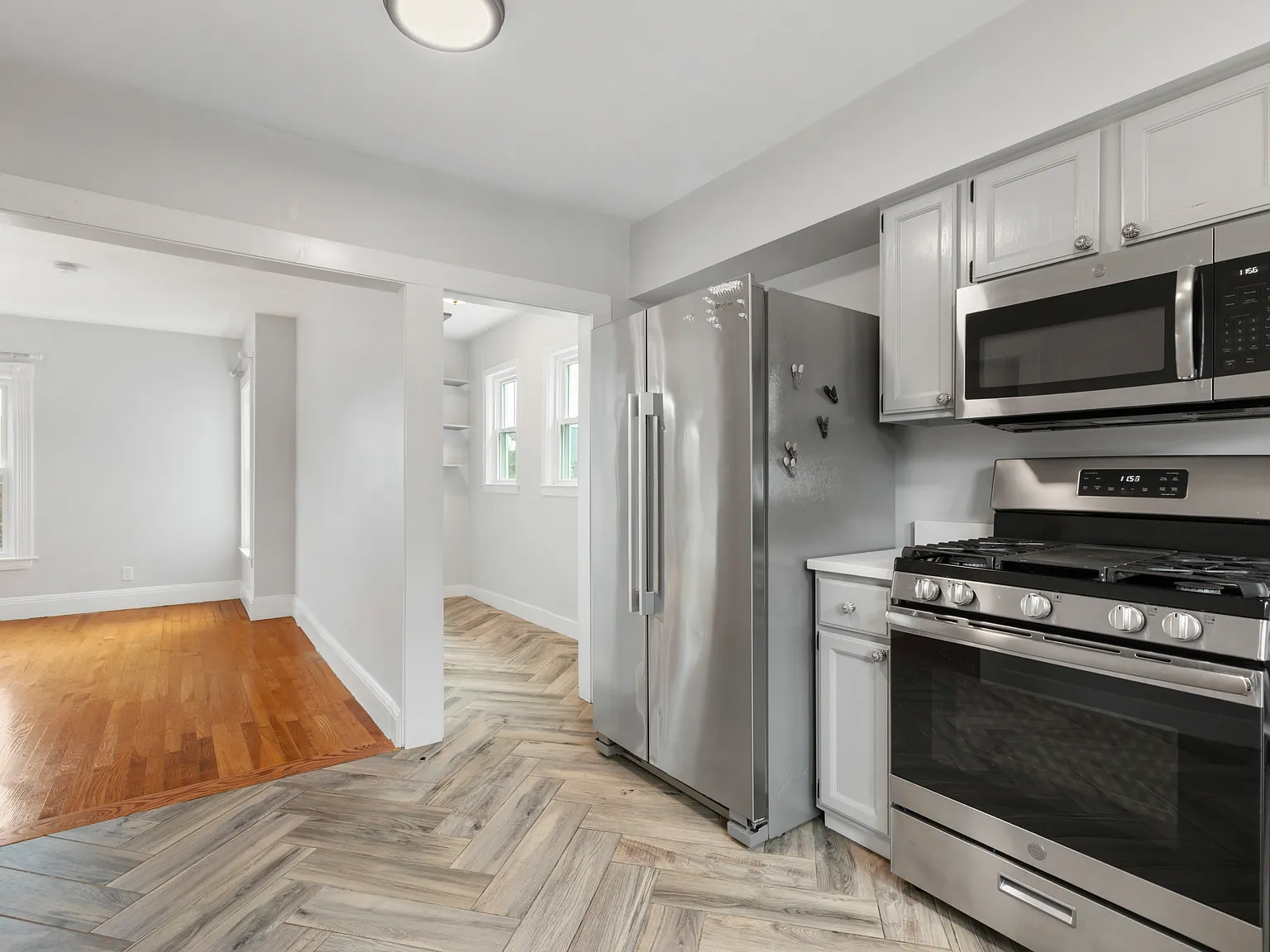 3 bed, 1200 sqft, $2,950 — Photo 3