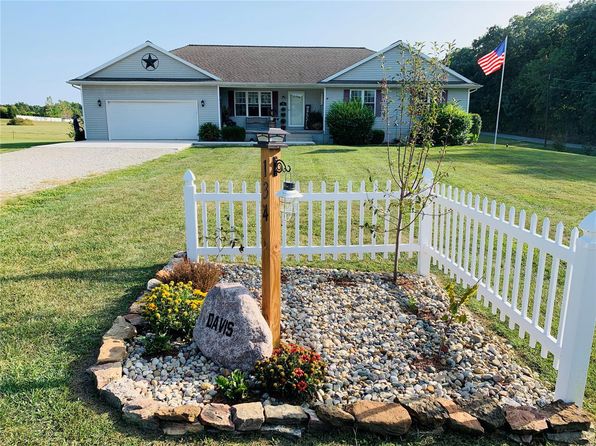 Greenville Real Estate Greenville Il Homes For Sale Zillow