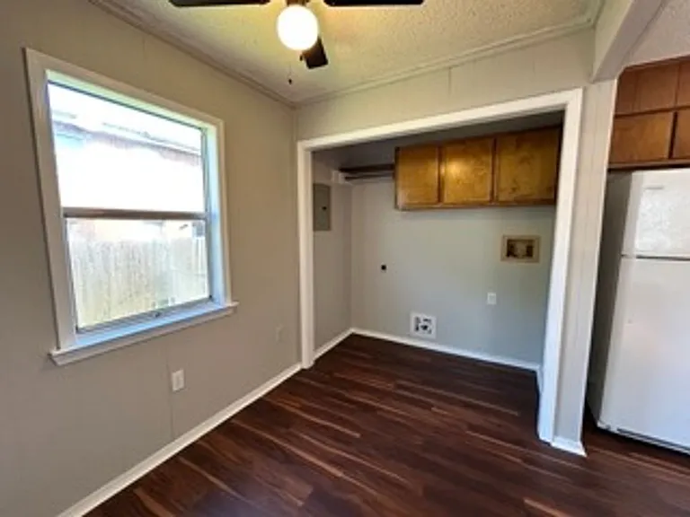 212 Lawler Ave — Photo 14