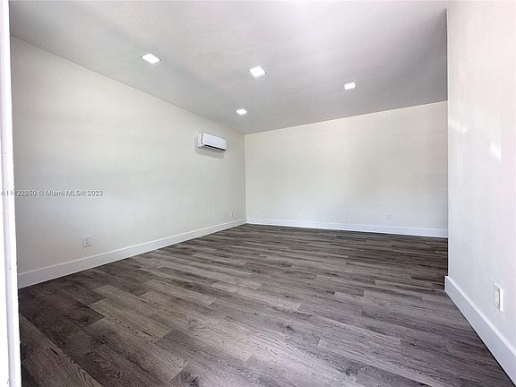 4th image of 2115 NW 185th St