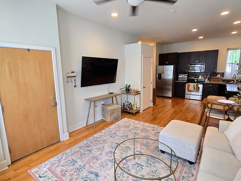 1605 Christian St #A — Photo 3