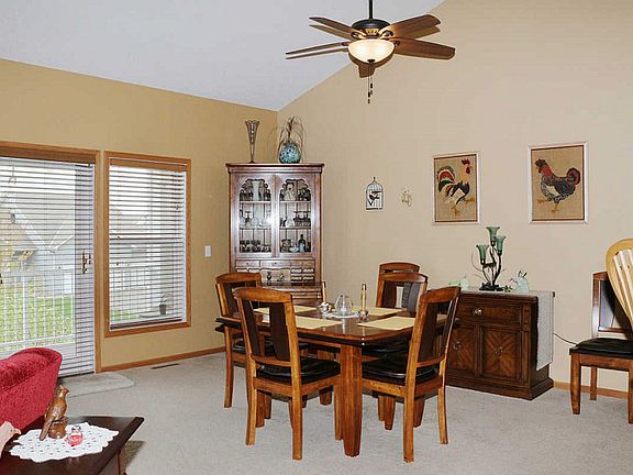 2446 Eilanna Dr Northfield