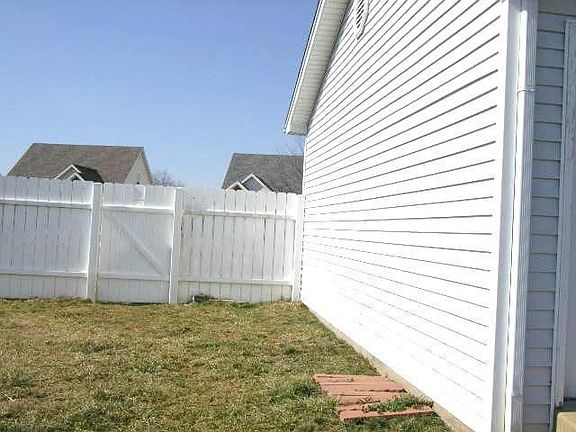 5th image of 1445 Equine Way
