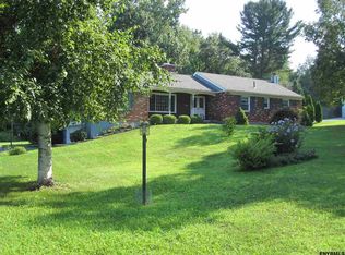 14 Briarwood Dr, Castleton, NY 12033