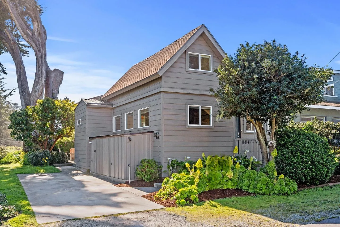 142 Orval Ave photo 1