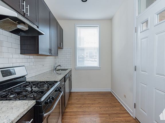 5th image of 859 W Cornelia Ave #8572S