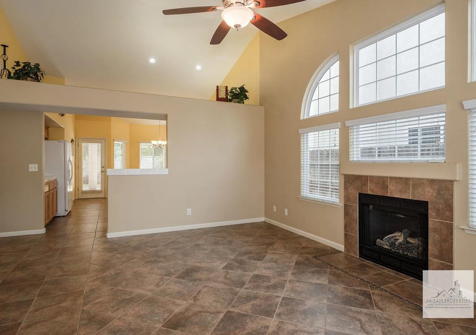 3 Bedroom Home in Clovis Unified School District! — Photo 2