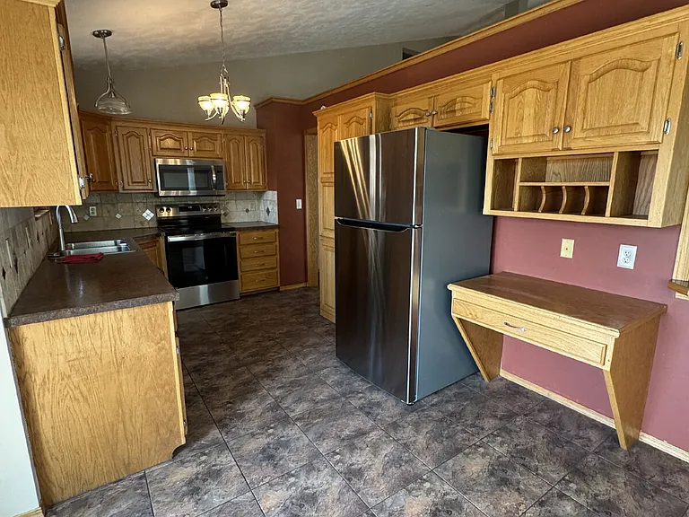 2126 E Country View Dr — Photo 10