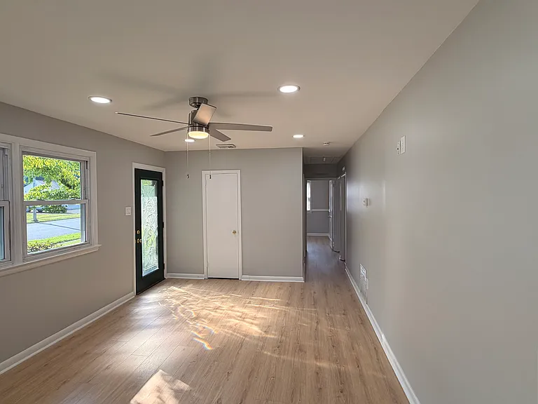 3639 Windsor Dr — Photo 5