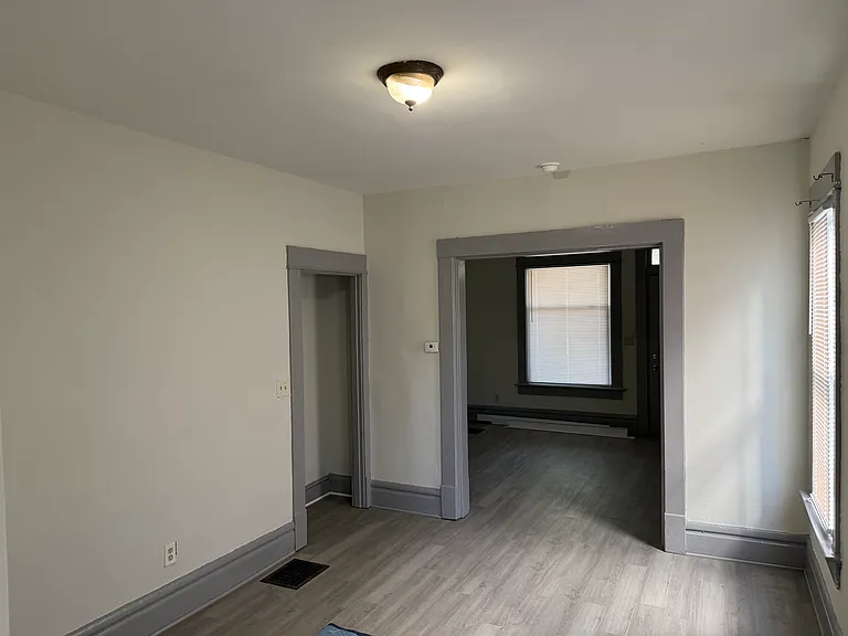 239 E Blake Ave — Photo 10