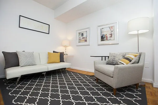 Rented by Global Realty Opportunities | media 69