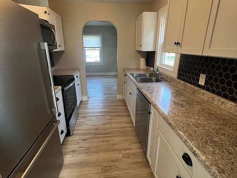 1036 N Bond St — Photo 3