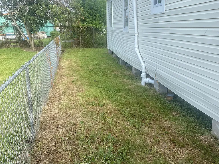 520 Robinson Ave — Photo 14