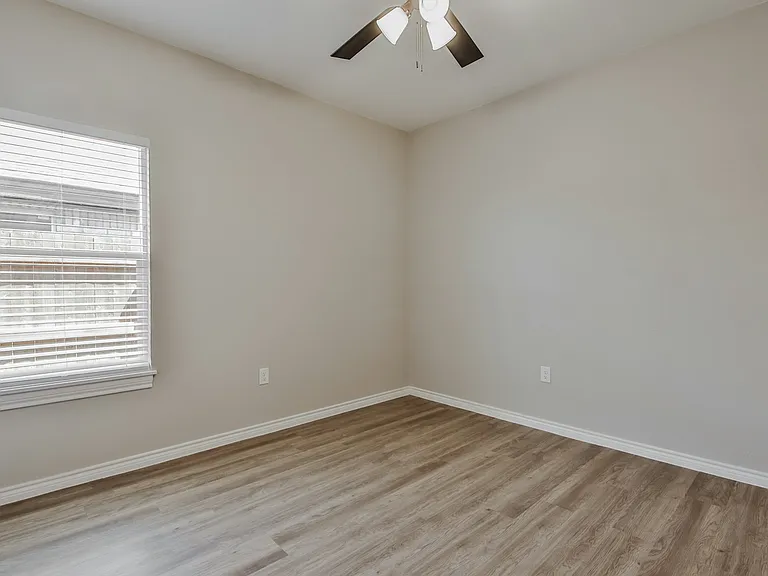 1313 Corpus Ave #B — Photo 11