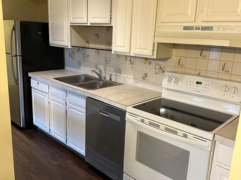 Kitchen Angle 1!