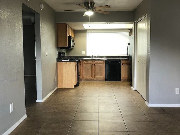 4th image of 10814 N 16th Ave #1