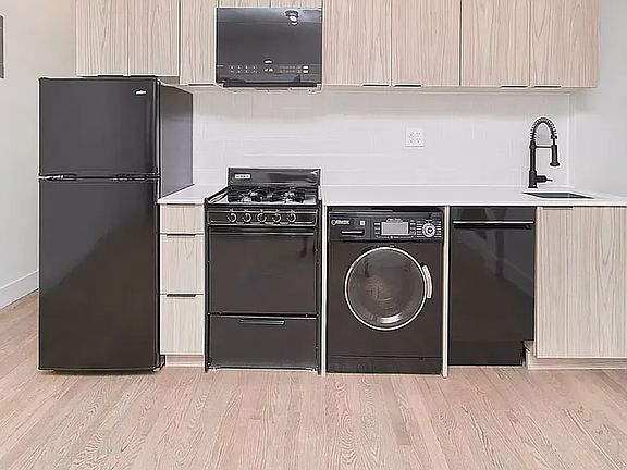 3rd image of 302 E 5th St #4D