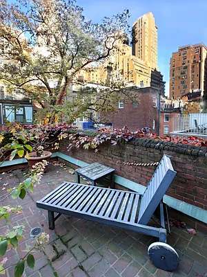 Sold by Sotheby's International Realty | media 78