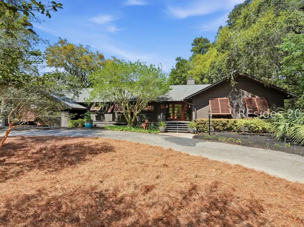 21 McIntosh Rd, Hilton Head, SC 29926