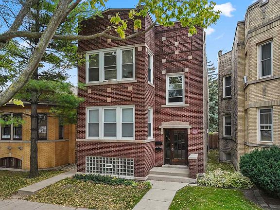 2nd image of 5728 N Maplewood Ave