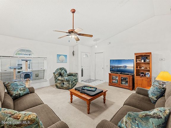 5th image of 2047 Majestic Pine Ct NE