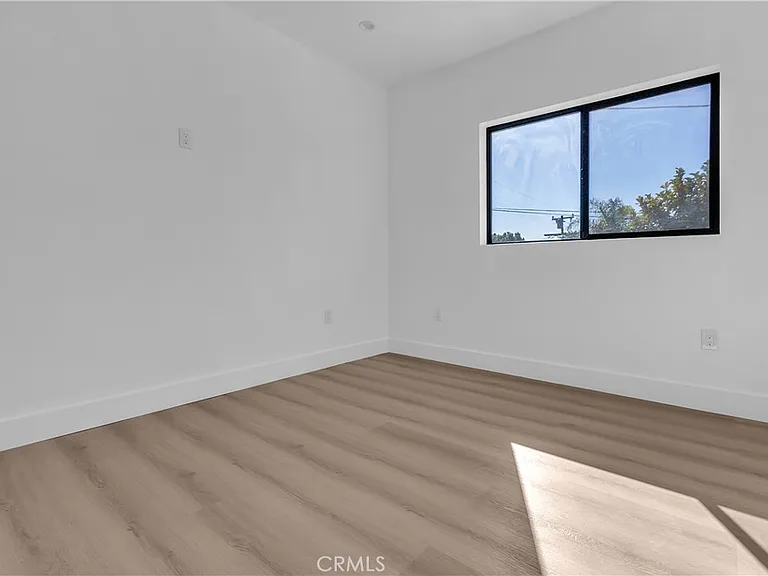 1571 Ricardo #2 — Photo 18