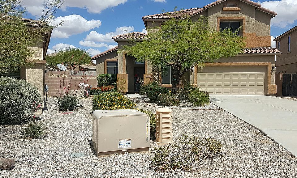 huge front yard and backyard