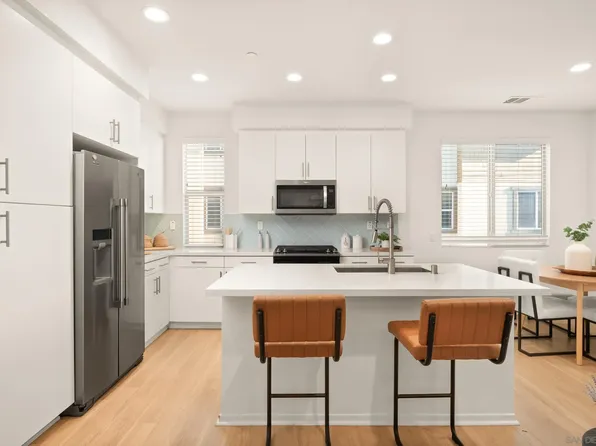 1118 Via Lucero, Oceanside, CA 92056