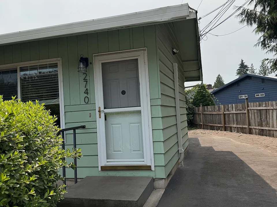 2740 22nd Ave