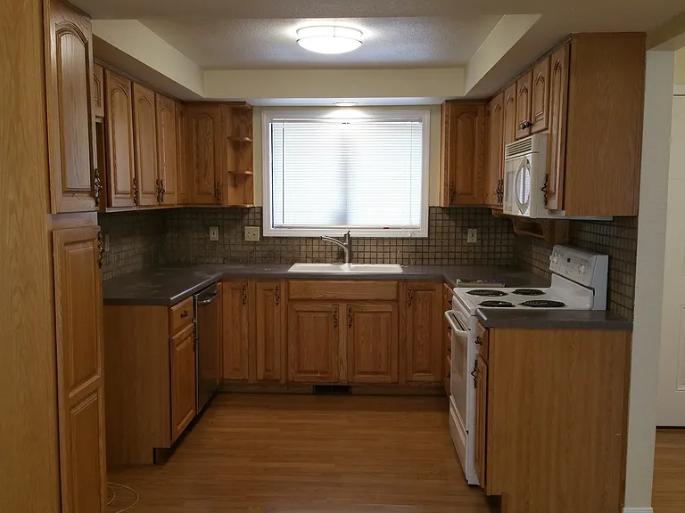 3617 Silverstone Dr NE — Photo 8