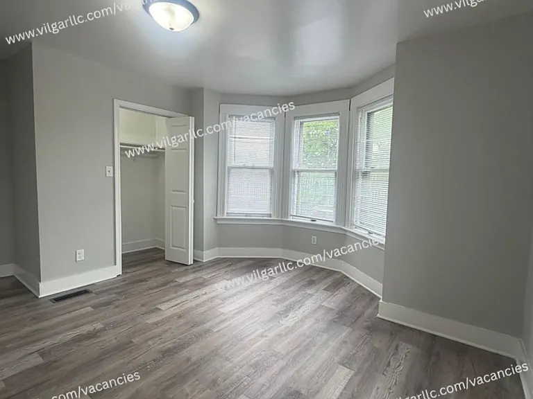 109 Columbia St — Photo 5